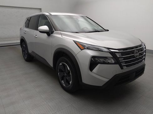 Used 2024 Nissan Rogue SV image 13