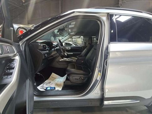 Used 2024 Ford Explorer XLT w/ Equipment Group 202A AWD/4WD image 7