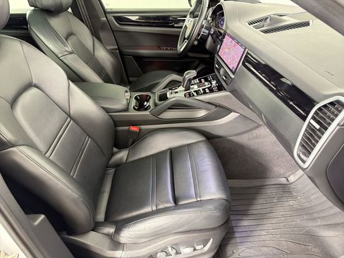 Certified 2021 Porsche Cayenne Coupe AWD/4WD image 30