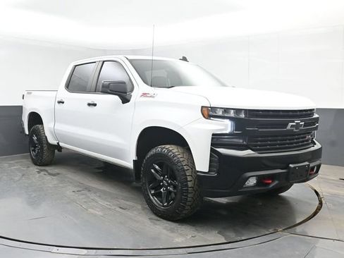 Used 2021 Chevrolet Silverado 1500 LT Trail Boss w/ Convenience Package II AWD/4WD image 2