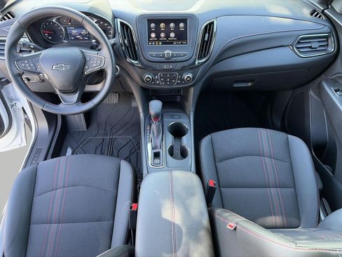 Used 2023 Chevrolet Equinox RS AWD/4WD image 7