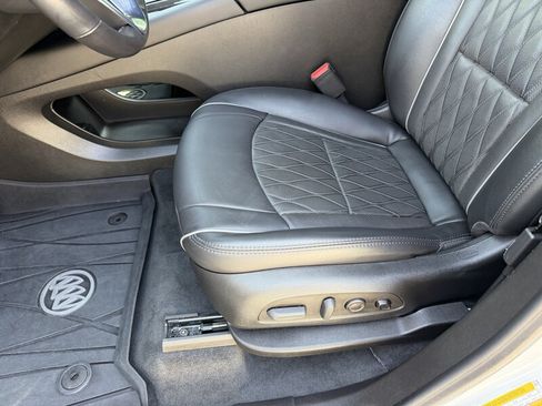 Used 2022 Buick Enclave Avenir w/ Avenir Technology Package AWD/4WD image 20