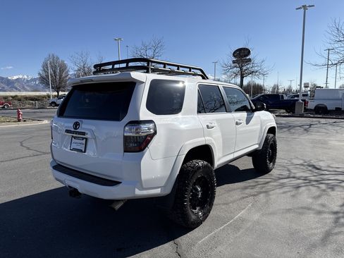 Used 2016 Toyota 4Runner SR5 image 5