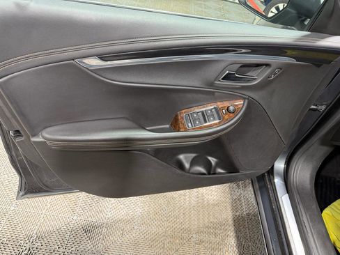 Used 2015 Chevrolet Impala LTZ image 24