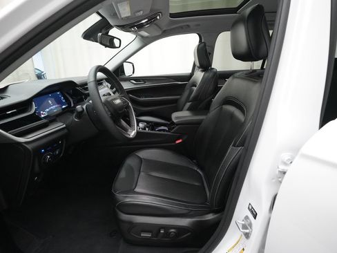 Used 2023 Jeep Grand Cherokee 4WD 4xe image 6