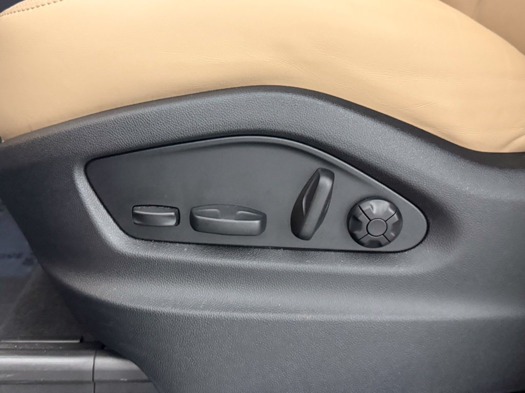 Certified 2024 Porsche Cayenne AWD/4WD image 26