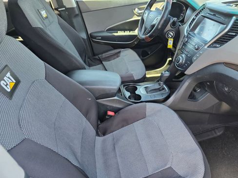 Used 2017 Hyundai Santa Fe SE FWD image 10