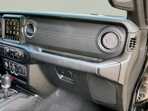 Used 2023 Jeep Wrangler Unlimited Sahara w/ Cold Weather Group AWD/4WD image 18