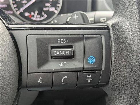 Used 2021 Nissan Rogue SV image 23