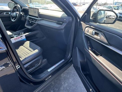 Used 2025 Ford Explorer ST-Line image 14