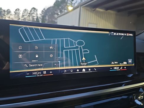 New 2026 BMW X5 xDrive50e w/ Climate Comfort Package image 25