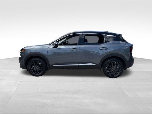Used 2025 Nissan Kicks SR w/ SR Premium Package FWD image 4