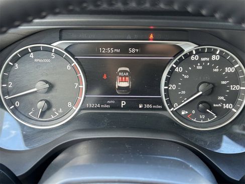 Certified 2025 Nissan Rogue SV image 33