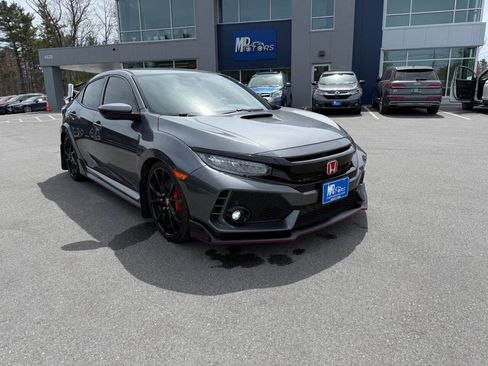 Used 2018 Honda Civic Type R image 2