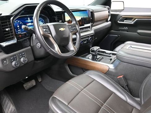 Used 2022 Chevrolet Silverado 1500 High Country image 14