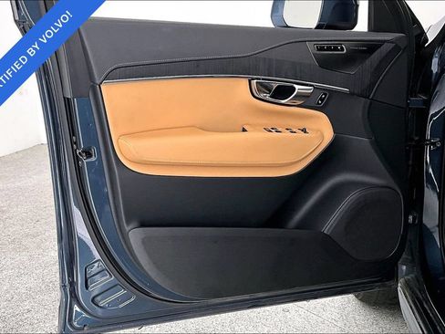 Certified 2025 Volvo XC90 T8 Ultra w/ Protection Package Premier AWD/4WD image 22