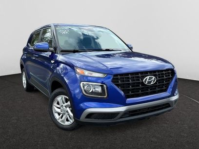 Used 2022 Hyundai Venue SE w/ Cargo Package