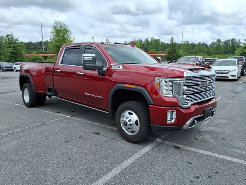 Used 2023 GMC Sierra 3500 Denali w/ Technology Package AWD/4WD image 3