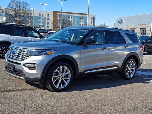 Certified 2021 Ford Explorer Platinum w/ Premium Technology Package image 5