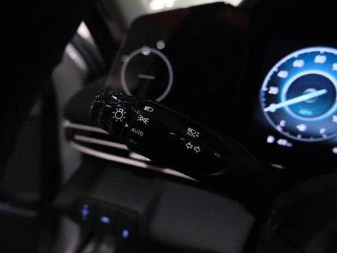 Used 2023 Hyundai Elantra SEL w/ Convenience Package image 37