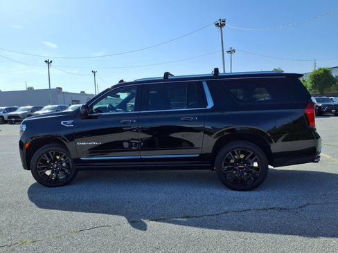 Used 2024 GMC Yukon XL Denali AWD/4WD image 41