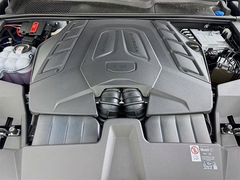 New 2026 Porsche Cayenne GTS image 31