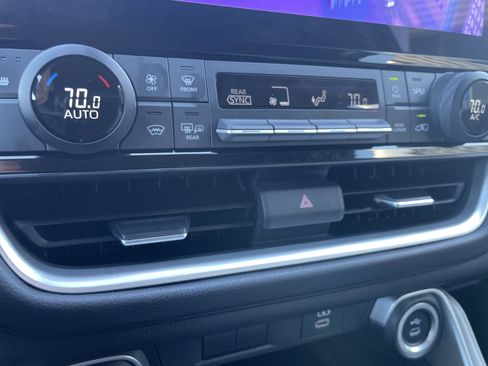 Used 2024 Toyota Grand Highlander XLE image 31