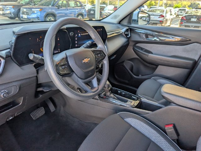 Used 2025 Chevrolet TrailBlazer LT FWD image 9