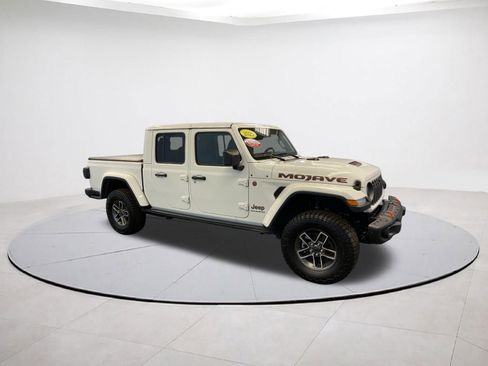 Certified 2025 Jeep Gladiator Mojave image 7