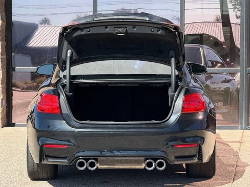 Used 2017 BMW M4 Coupe image 31