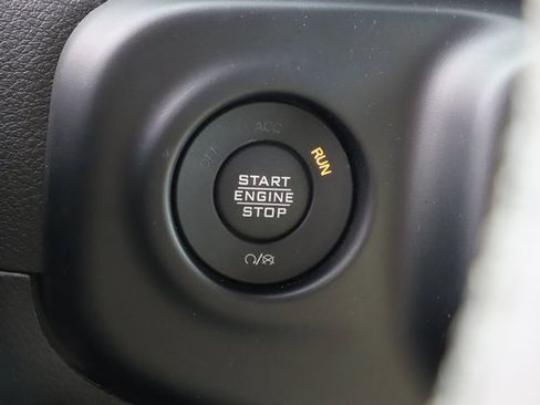 Used 2023 Jeep Gladiator Willys image 31