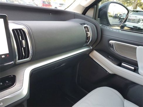 Used 2025 Ford Expedition Max Platinum w/ Driver's Package image 25