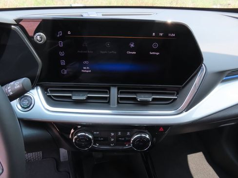 New 2026 Chevrolet Trax LT w/ LT Convenience Package FWD image 5