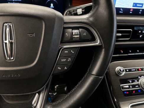 Used 2023 Lincoln Nautilus Reserve AWD/4WD image 5
