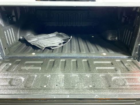 Used 2019 Ford F150 Lariat image 32