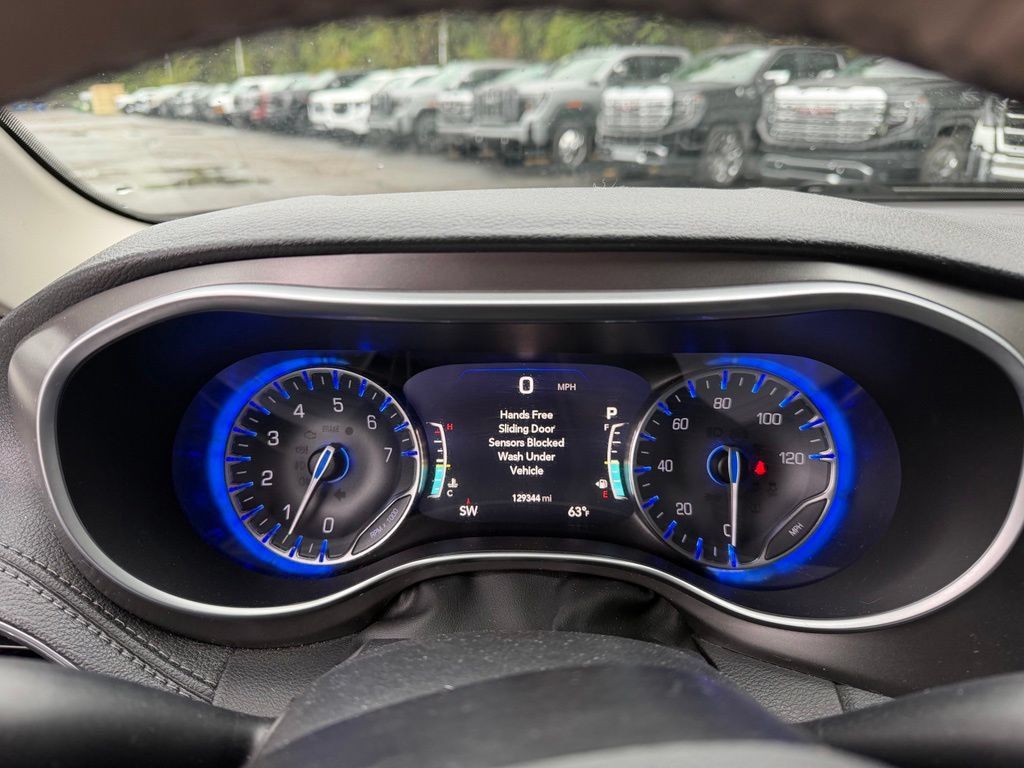Used 2019 Chrysler Pacifica Limited FWD image 7