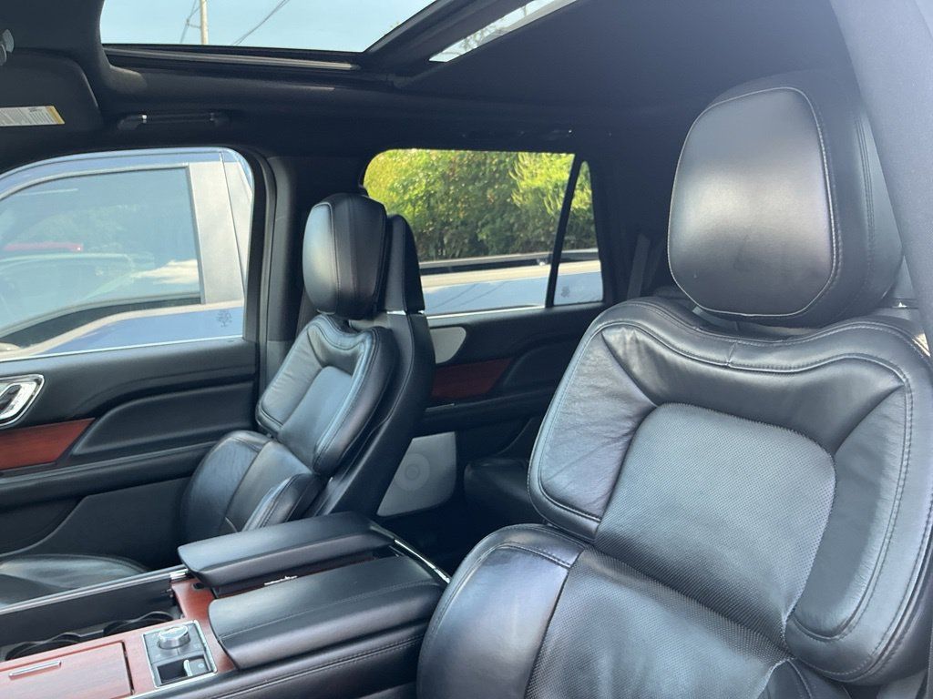 Used 2021 Lincoln Navigator Reserve AWD/4WD image 12
