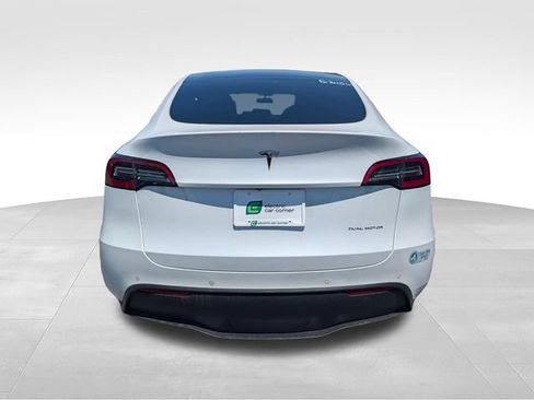 Used 2022 Tesla Model Y Long Range AWD/4WD image 6