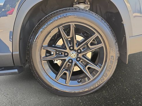 Used 2025 Toyota Grand Highlander AWD Hybrid image 33