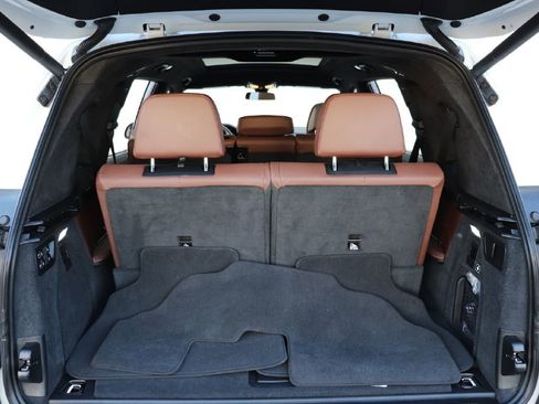 Used 2020 BMW X7 M50i w/ Cold Weather Package image 28