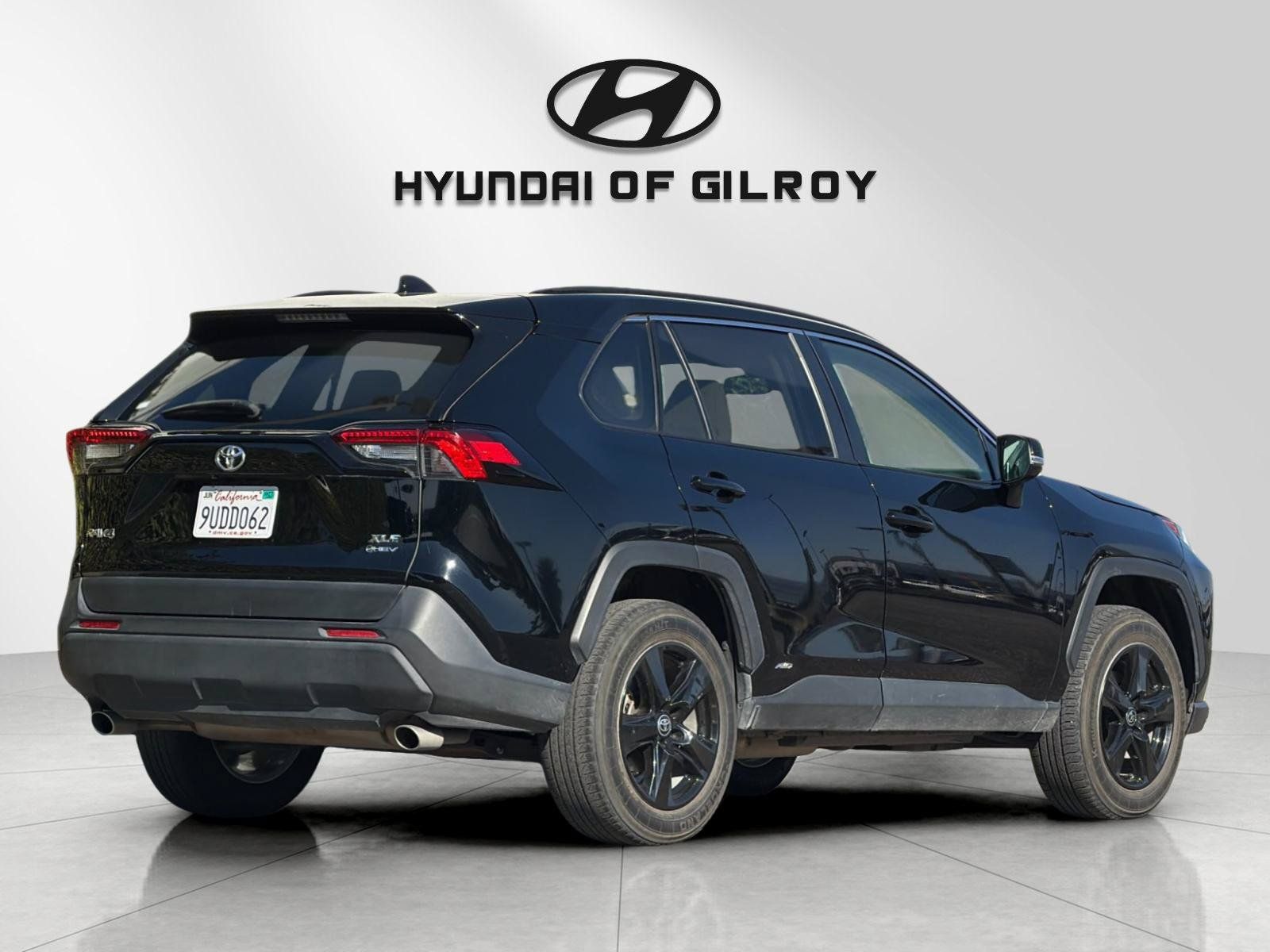Used 2025 Toyota RAV4 XLE w/ Convenience Package AWD/4WD image 5