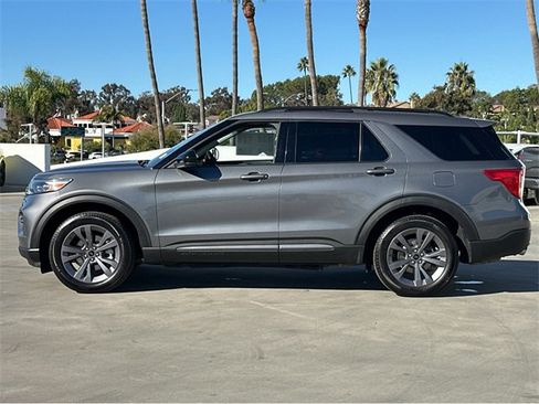 Certified 2022 Ford Explorer XLT w/ Equipment Group 202A image 43