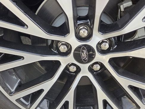 Used 2023 Ford Escape SE image 7