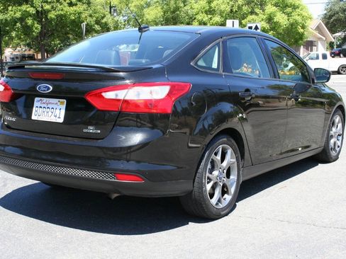 Used 2014 Ford Focus SE w/ Equipment Group 201A FWD image 5
