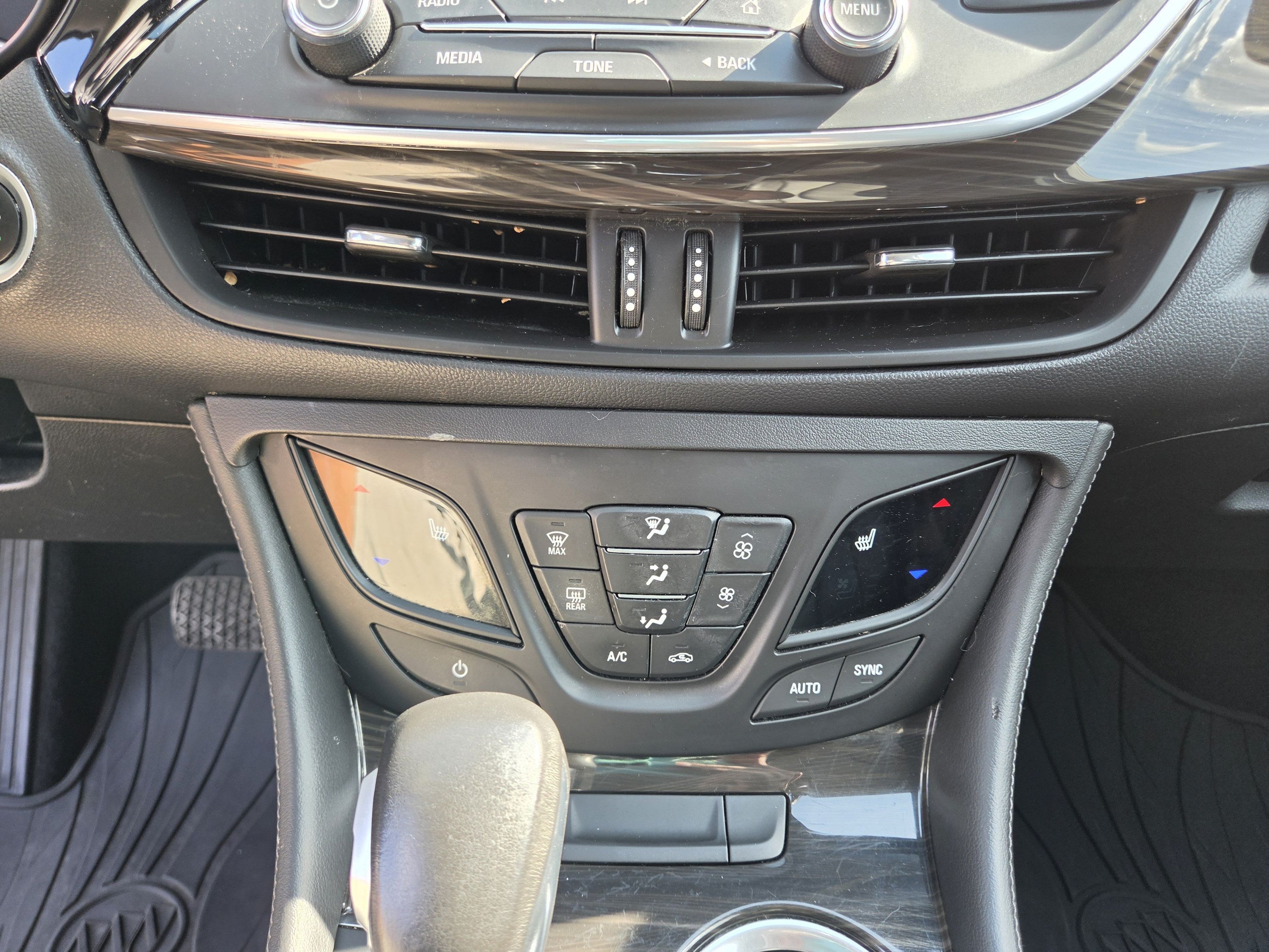 Used 2020 Buick Envision Premium AWD/4WD image 14