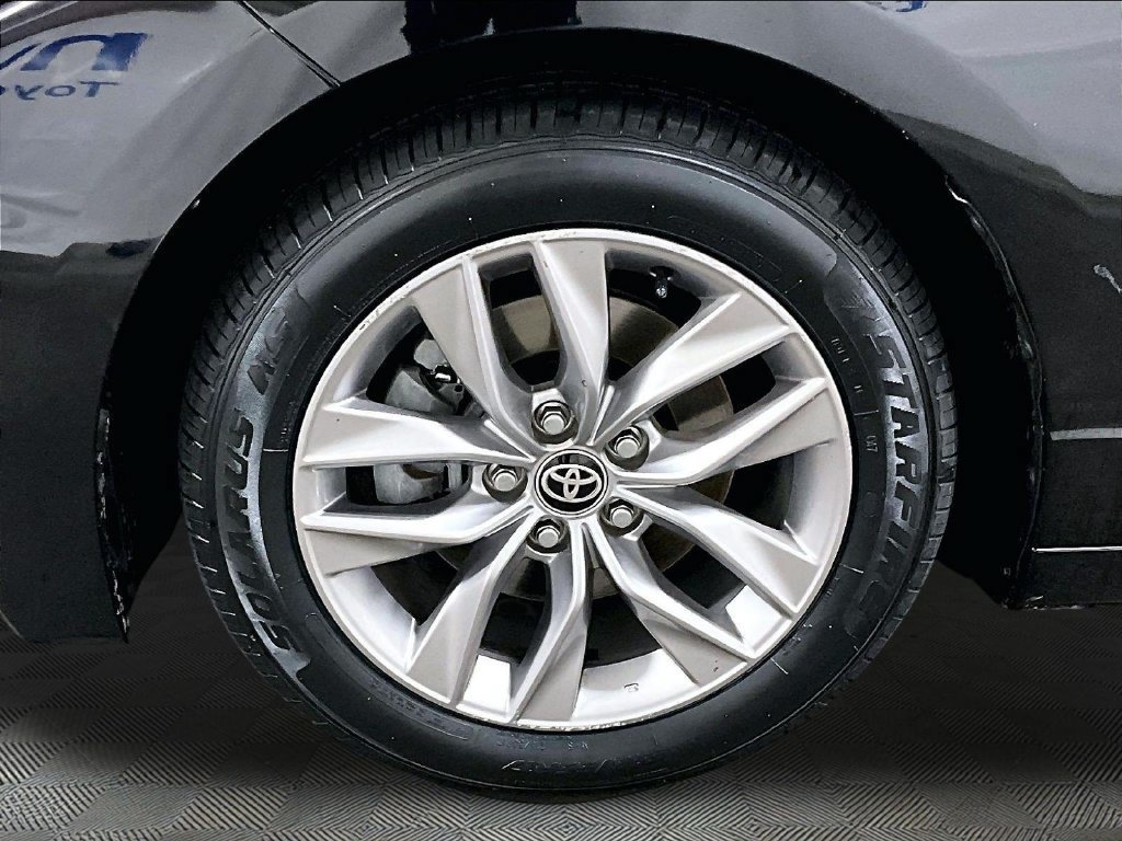 Used 2021 Toyota Avalon XLE AWD/4WD image 7