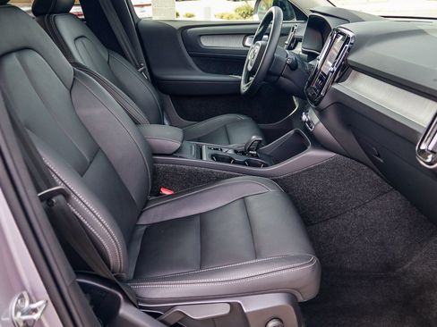 Certified 2026 Volvo XC40 B5 Core w/ Climate Package AWD/4WD image 18