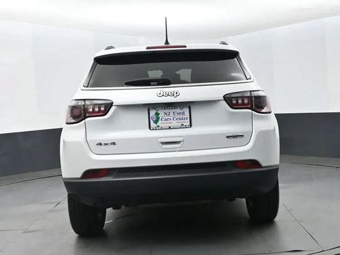 Used 2024 Jeep Compass Latitude AWD/4WD image 8