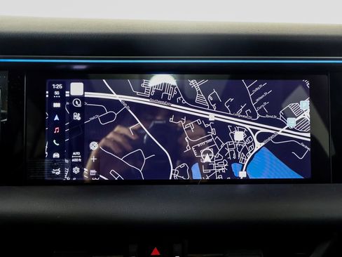 New 2026 Porsche Macan 4 Electric image 17