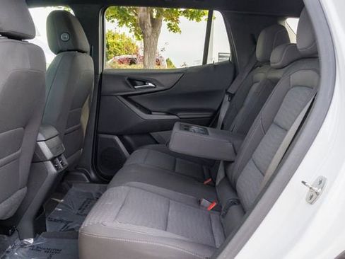 Used 2025 Chevrolet Equinox LT AWD/4WD image 8